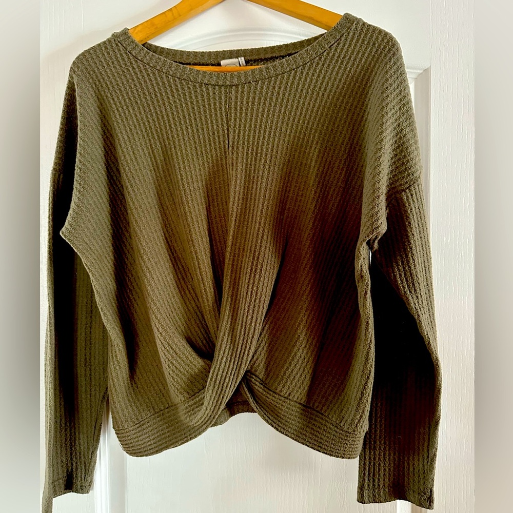 Very pretty ladies sweater